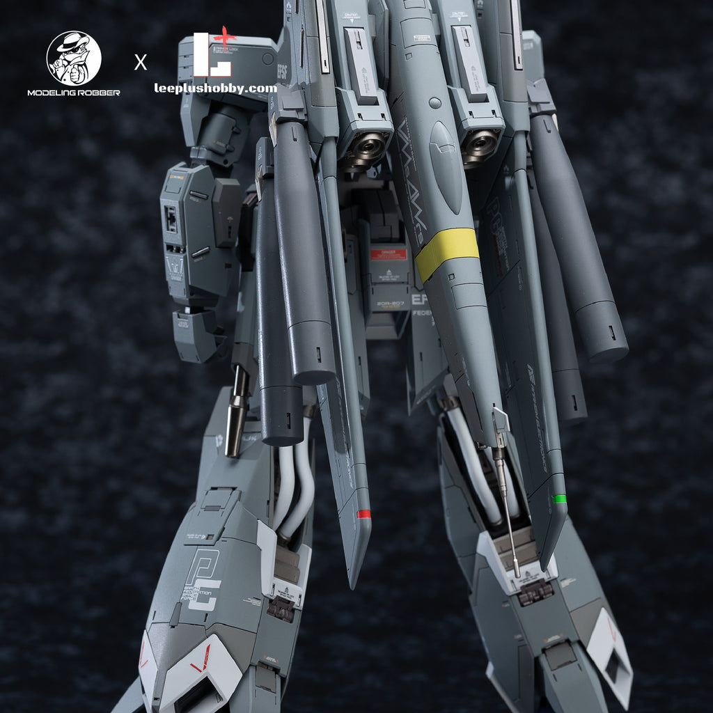 Modeling Robber 1/100 MSZ-006 Z Plus C1 resin kit — rear leg armour and backpack equipment