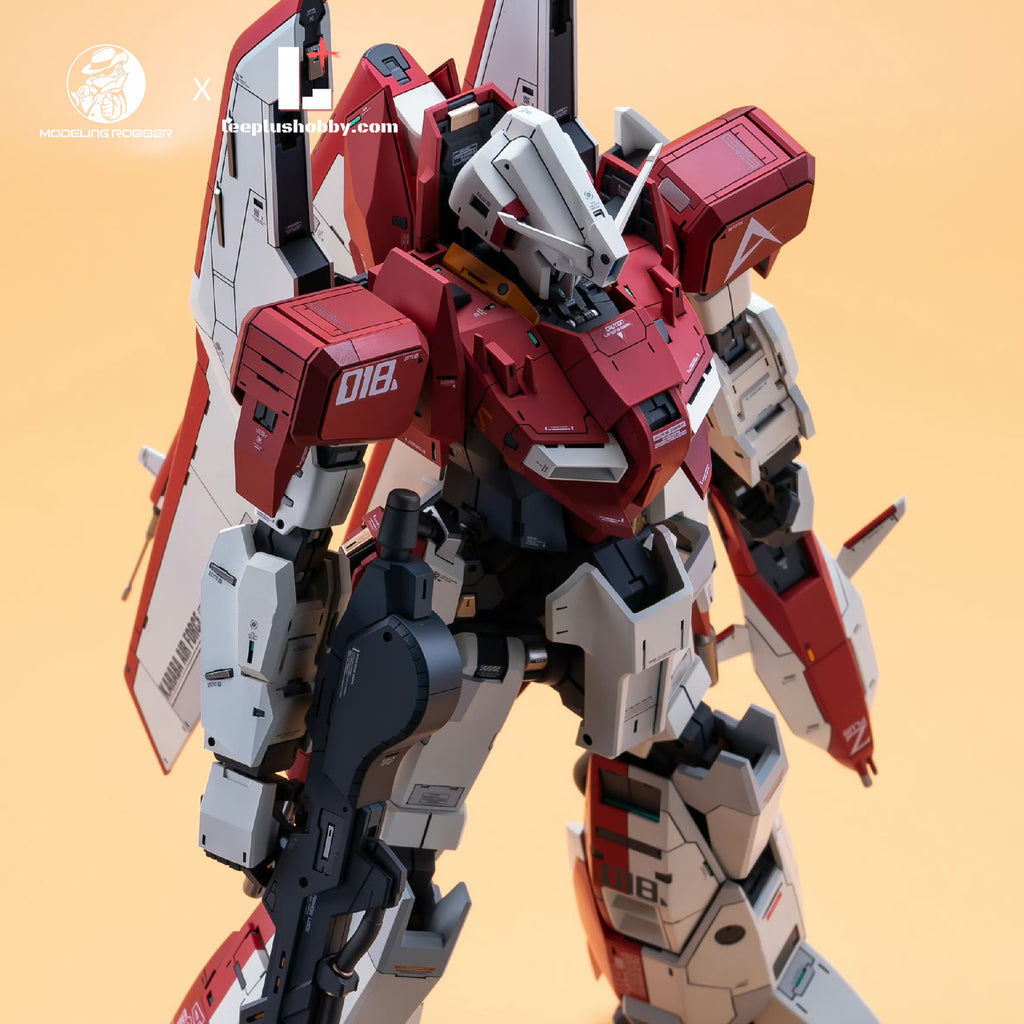 Modeling Robber 1/100 MSZ-006 Z Plus A1 resin kit — red and white painted upper-body view