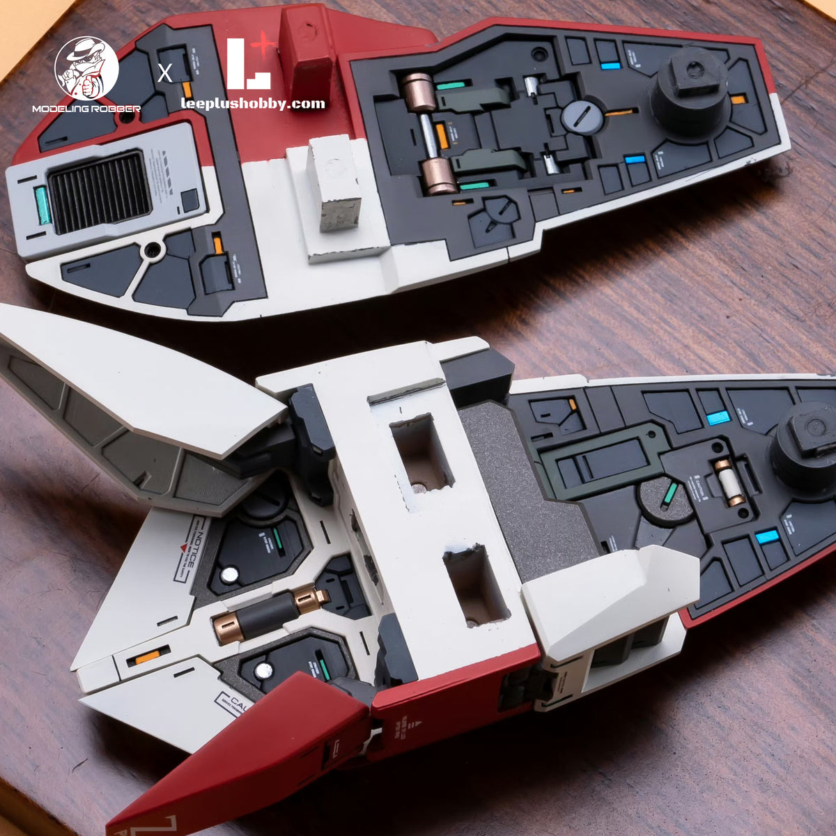 Modeling Robber 1/100 MSZ-006 Z Plus A1 resin kit — interior mechanical detail of white armour panels