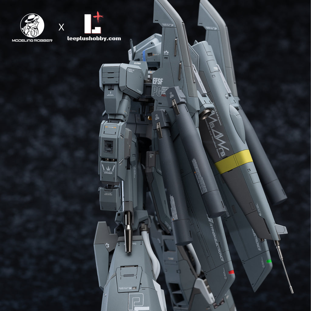 Modeling Robber 1/100 MSZ-006 Z Plus C1 resin kit — rear shoulder, arm and backpack detail