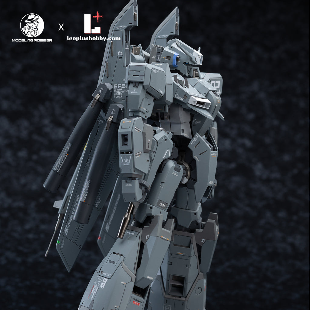 Modeling Robber 1/100 MSZ-006 Z Plus C1 resin kit — side view of head and chest