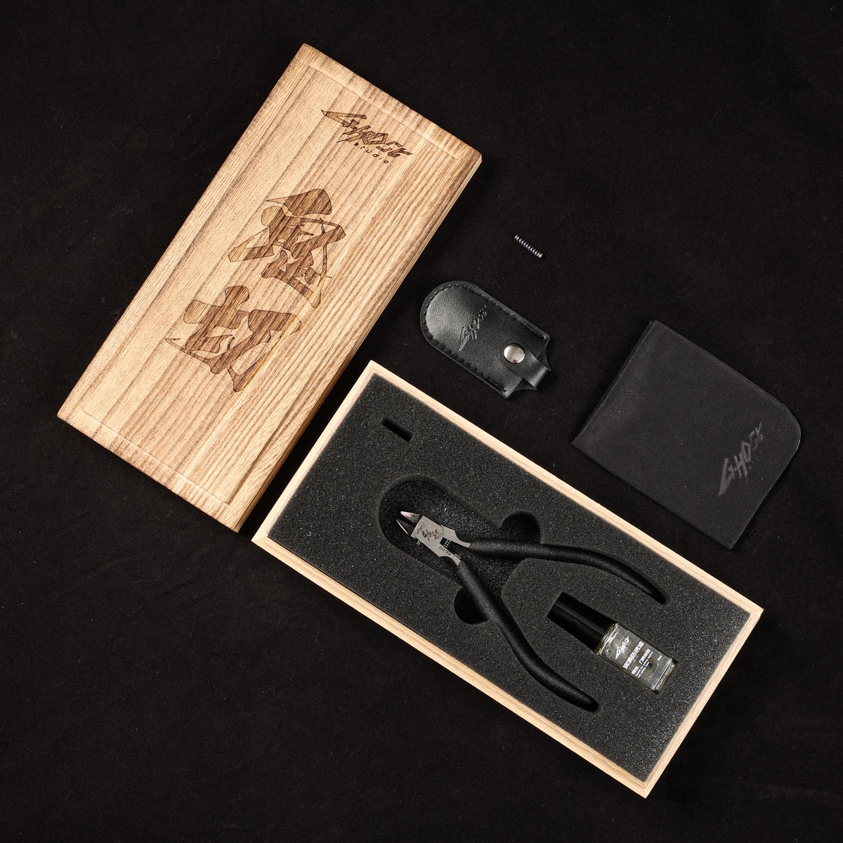 G-Host Premium Single Blade Nipper — nipper inside its fitted wooden presentation box