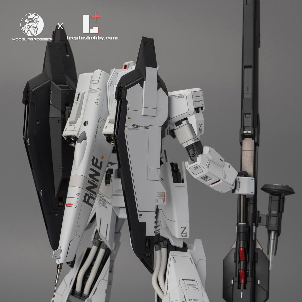 Modeling Robber 1/100 MSZ-006 Z Plus C4 resin kit — white model rear three-quarter view with rifle