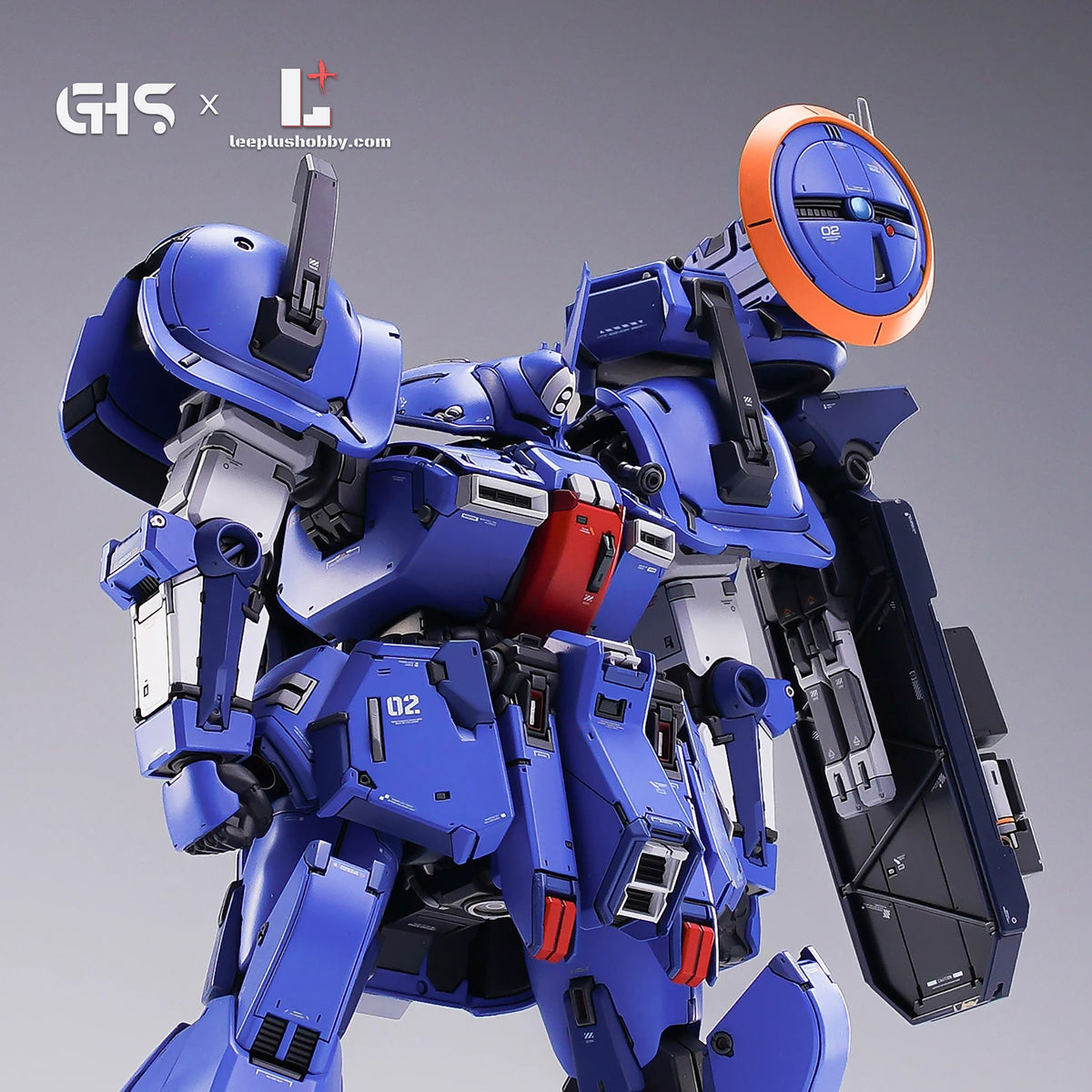 GHS 1/100 RMS-14 Xeku-Eins resin kit — upper-body view with orange-rimmed shoulder equipment