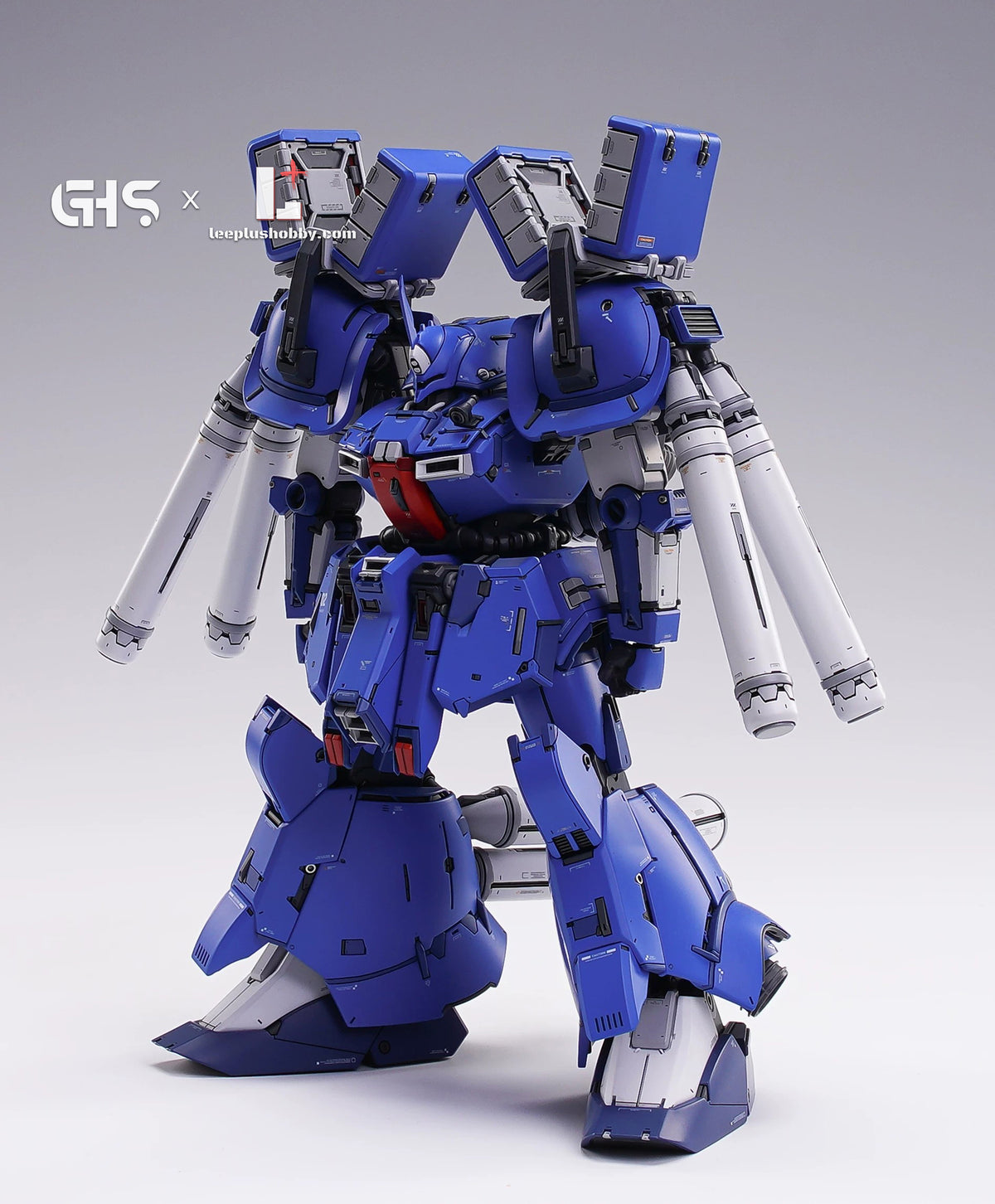 GHS 1/100 RMS-14 Xeku-Eins resin kit — full-body view with multiple long weapon barrels